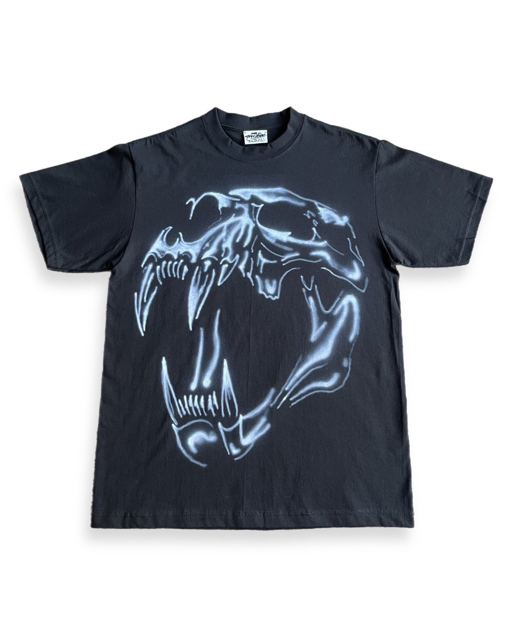 skull airbrush tee
